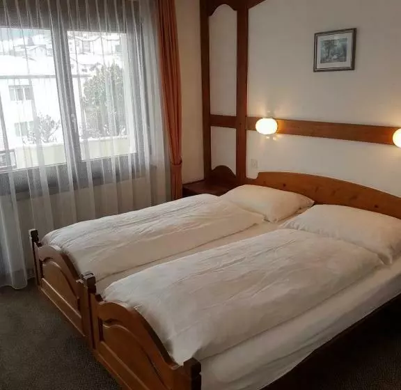 Habitació Triple Estàndard, Central