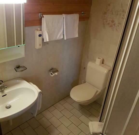 חדר סטנדרט לשלושה, Central