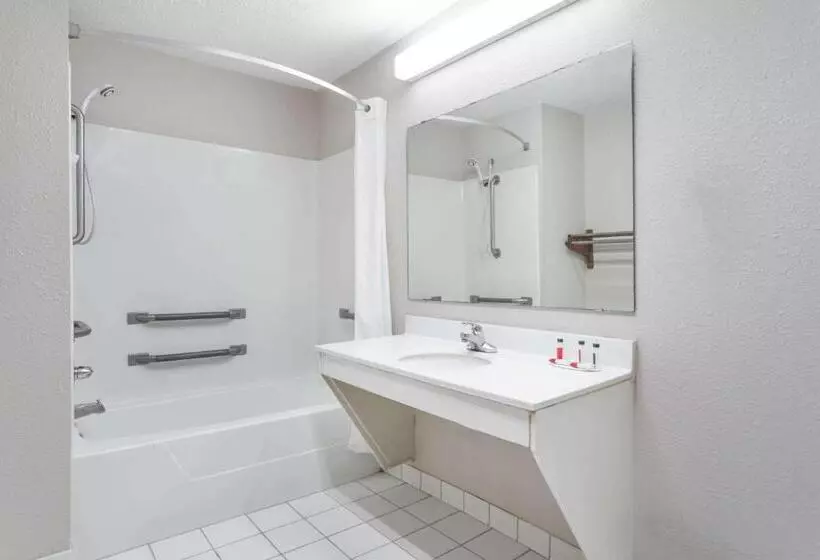 Standard-huone King-vuode, Days Inn By Wyndham Lugoff
