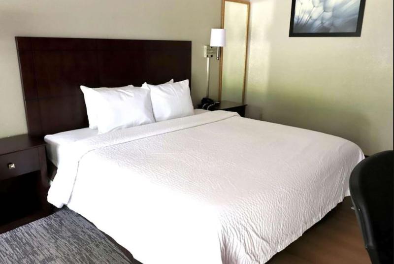 带大床的标准间, Days Inn By Wyndham Pottstown