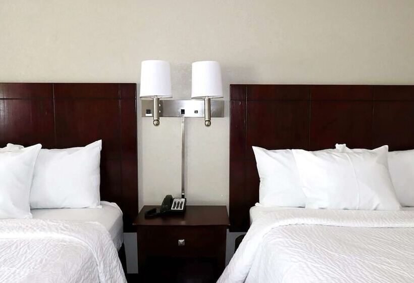 Номер Стандарт 2 Двуспальные Кровати, Days Inn By Wyndham Pottstown