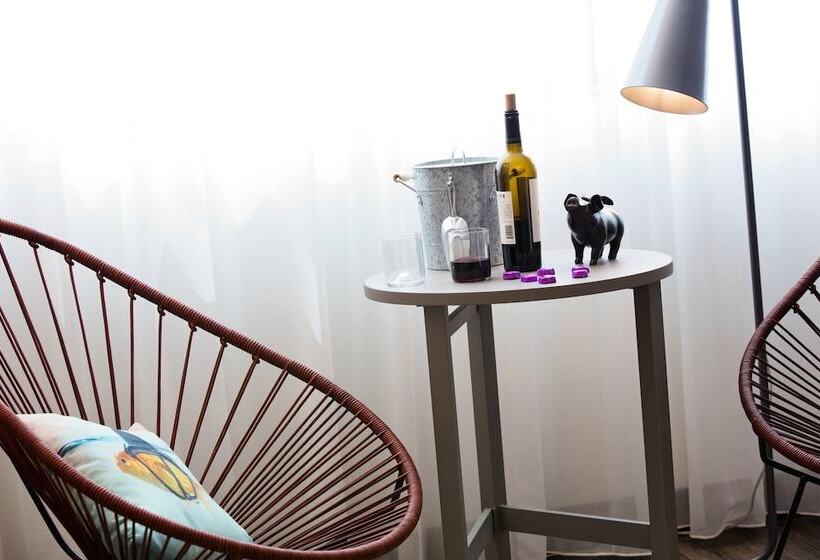 Номер Стандарт 2 Двуспальные Кровати, Moxy New Orleans Downtown/french Quarter Area