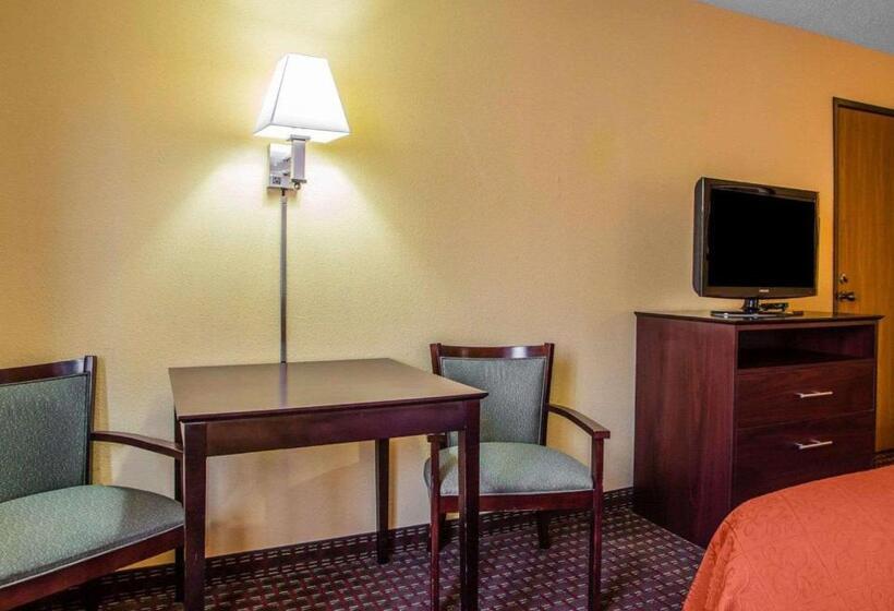 غرفه قياسيه سريرين مزدوجين, Quality Inn Central Wisconsin Airport
