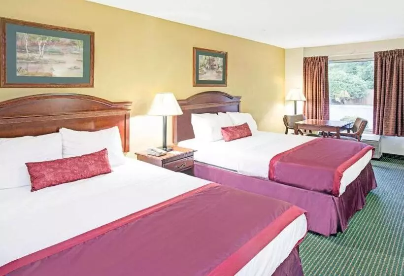 Deluxe-huone, Ramada By Wyndham Walterboro