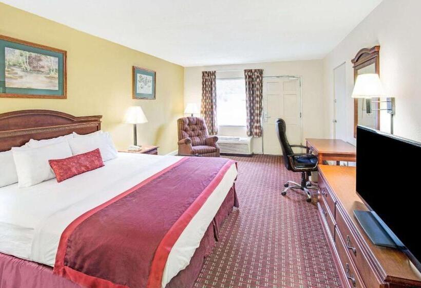 身障者適用キングサイズベッドルーム, Ramada By Wyndham Walterboro