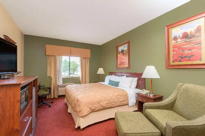 اتاق استاندارد با تخت بزرگ, Ramada Hotel Ashland Catlettsburg