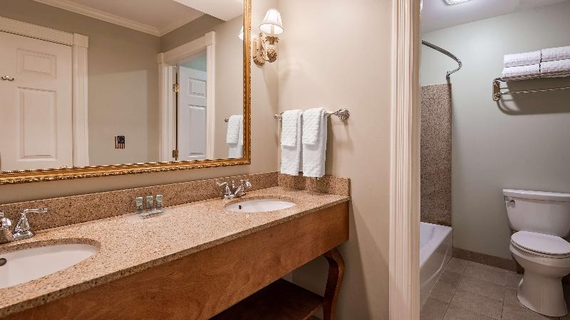 Номер Deluxe Адаптированный для Инвалидов, Ramada Hotel Ashland Catlettsburg