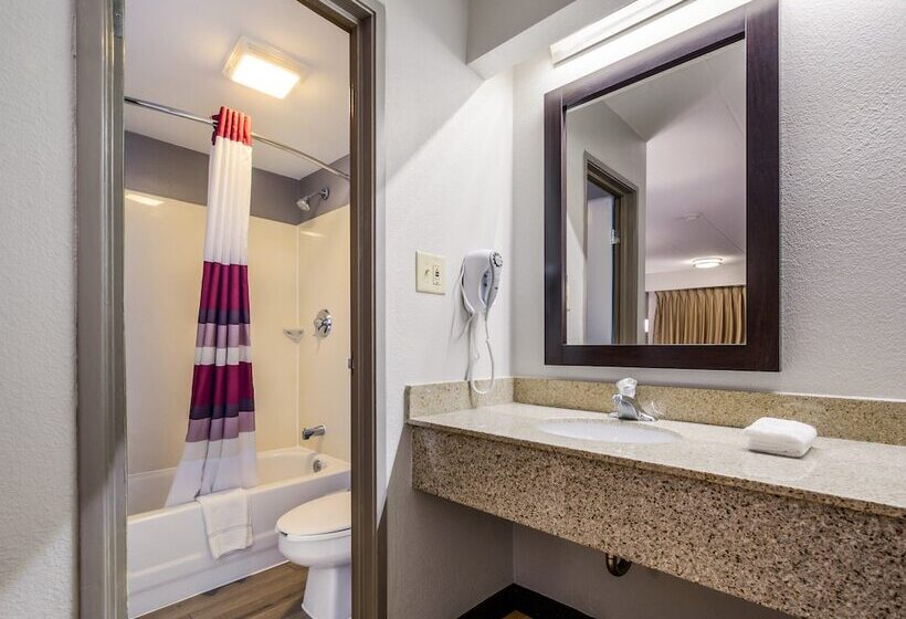 디럭스 룸, Red Roof Inn Lexington