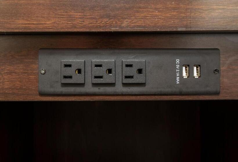 Люкс, Red Roof Inn & Suites Dover Downtown