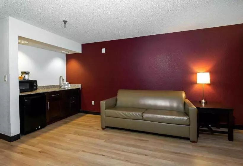 キングサイズベッドのスイートルーム, Red Roof Inn & Suites Dover Downtown