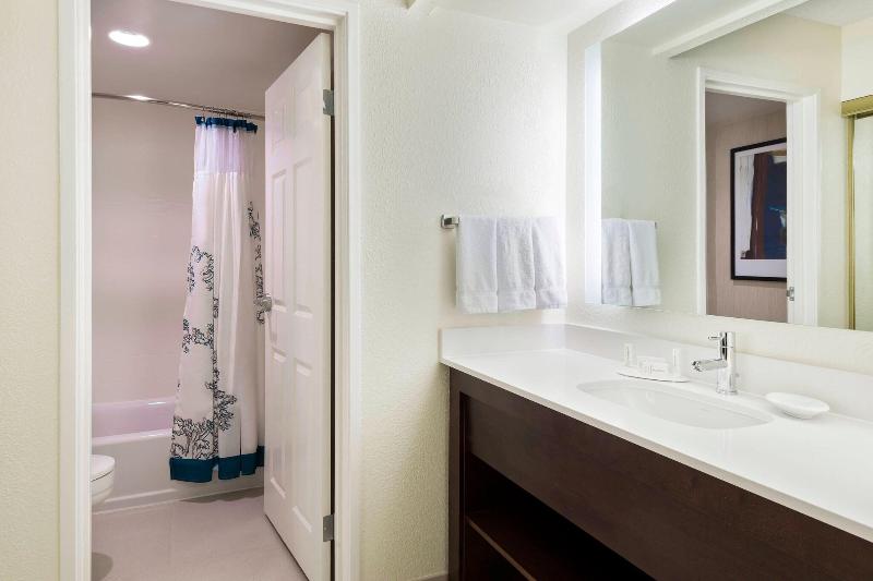 キングサイズベッドのスイートルーム, Residence Inn By Marriott Fort Myers