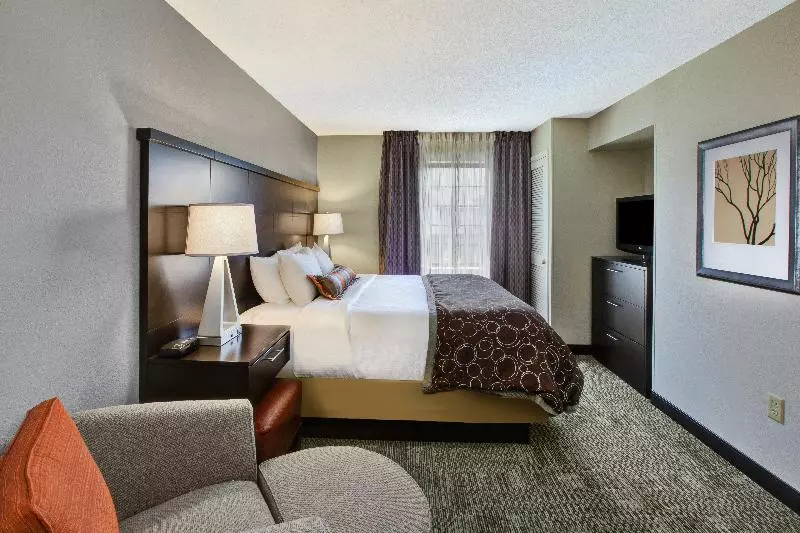 سوئیت با تخت بزرگ, Staybridge Suites Louisville East, An Ihg