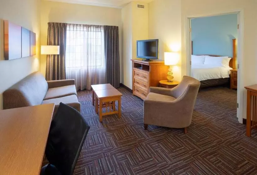 キングサイズベッドのスイートルーム, Staybridge Suites Minneapolis Bloomington, An Ihg