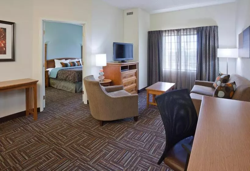 キングサイズベッドのスイートルーム, Staybridge Suites Minneapolis Bloomington, An Ihg