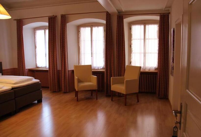 غرفة ديلوكس ثلاثية, Zum Schwarzen Löwen