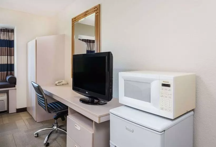 ２ダブルベッドのスタンダードルーム, Microtel Inn & Suites By Wyndham Sainte Genevieve