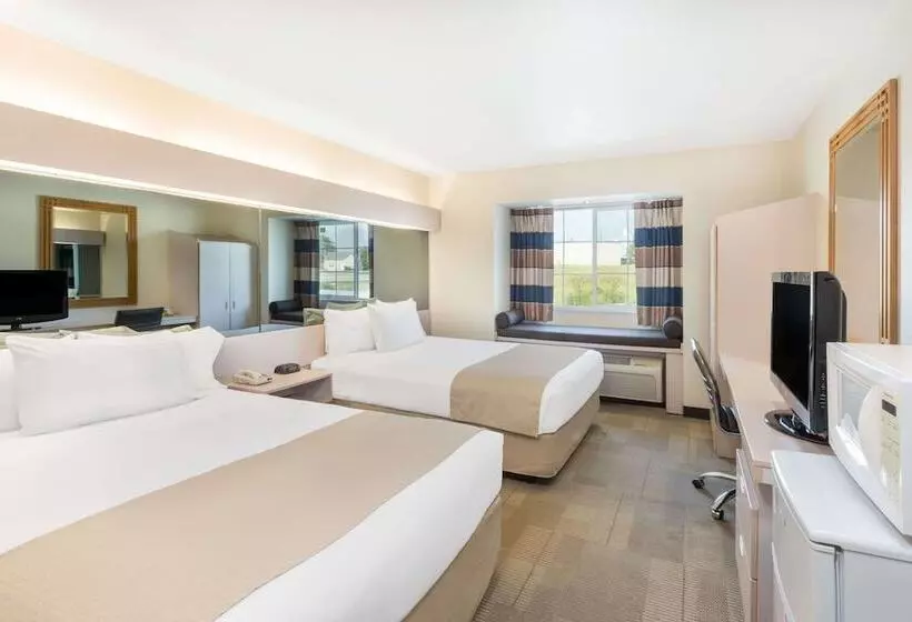 ２ダブルベッドのスタンダードルーム, Microtel Inn & Suites By Wyndham Sainte Genevieve