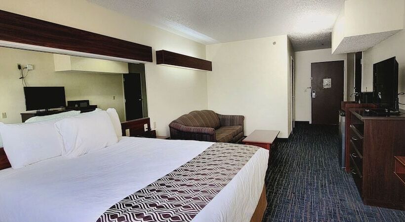 Люкс, Microtel Inn & Suites By Wyndham Tulsa   Catoosa Route 66