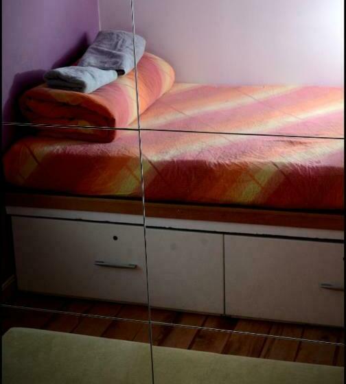 اتاق استاندارد با سرویس بهداشتی مشترک, Arkabarka Floating Hostel