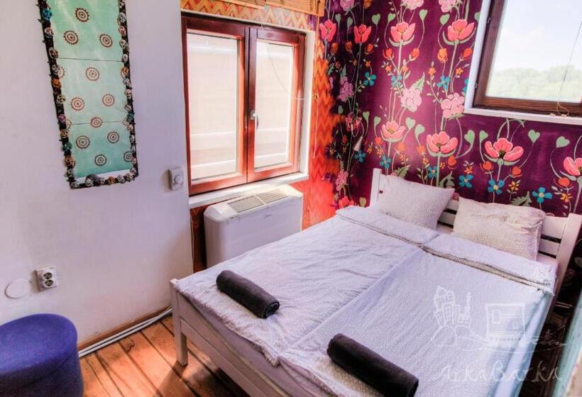 اتاق استاندارد, Arkabarka Floating Hostel