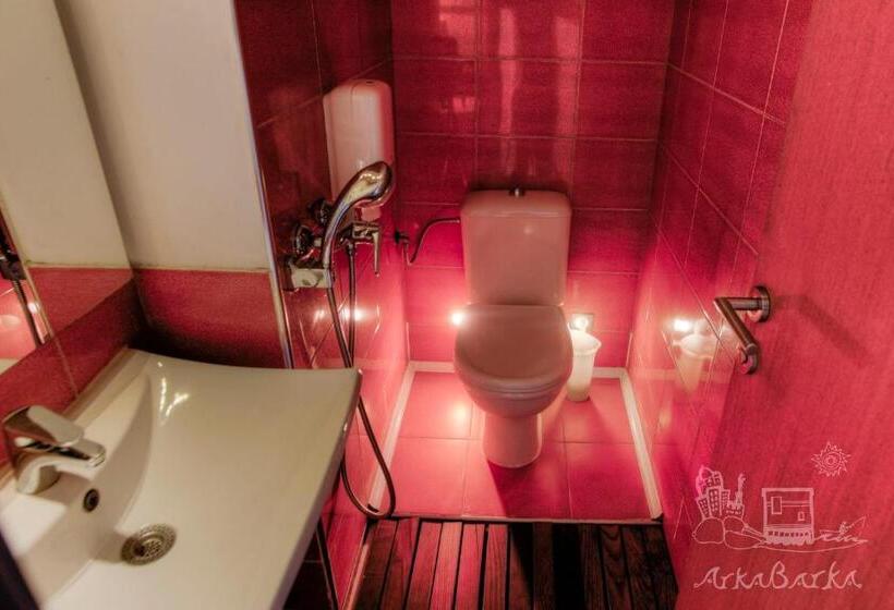 اتاق استاندارد, Arkabarka Floating Hostel