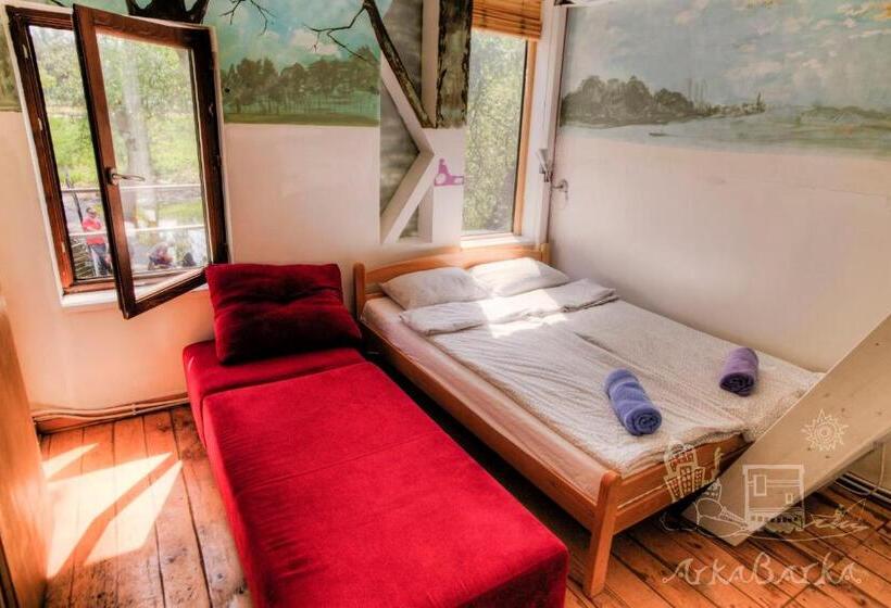 اتاق استاندارد, Arkabarka Floating Hostel