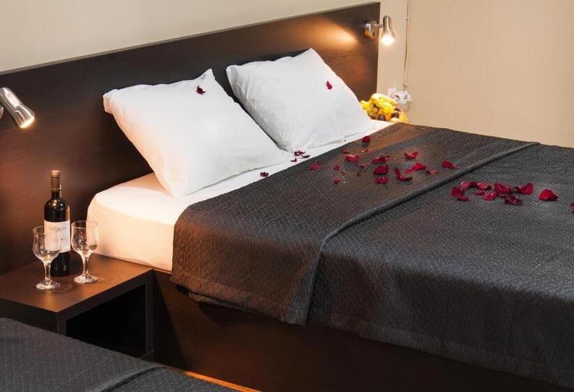 Люкс, Family Hotel Pautalia