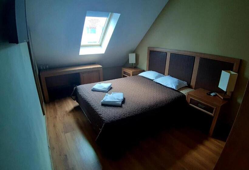 Апартаменты 2 Спальни, Family Hotel Pautalia