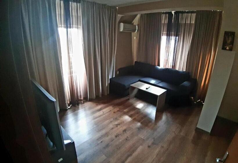 Апартаменты 1 Спальня, Family Hotel Pautalia