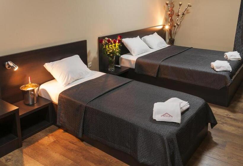 Люкс, Family Hotel Pautalia