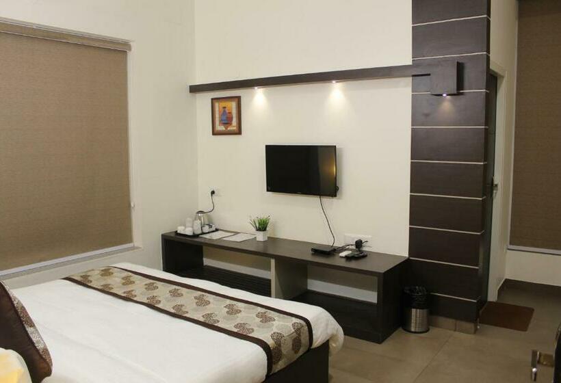 חדר סופריור, Sai