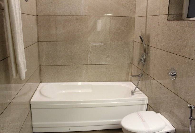 חדר דלוקס, Sai