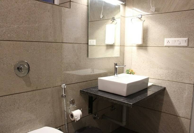 חדר דלוקס, Sai