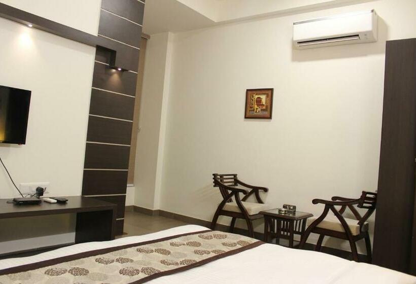 חדר סופריור, Sai