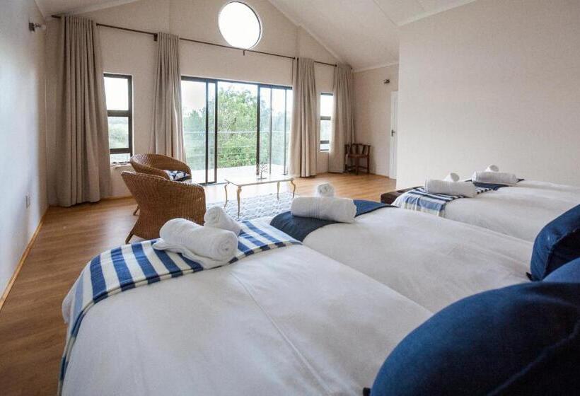 발코니가 있는 4인용 스탠다드 룸, Witfontein Game Lodge