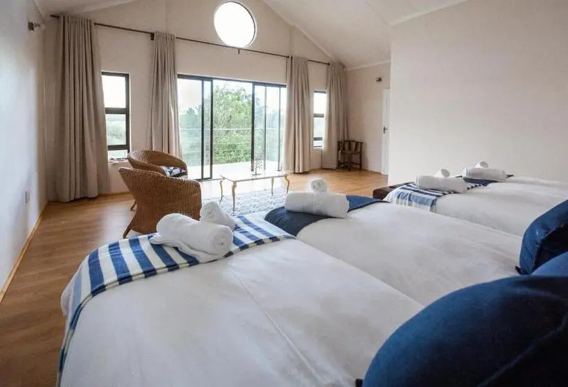 バルコニー付スタンダード４ベッドルーム, Witfontein Game Lodge