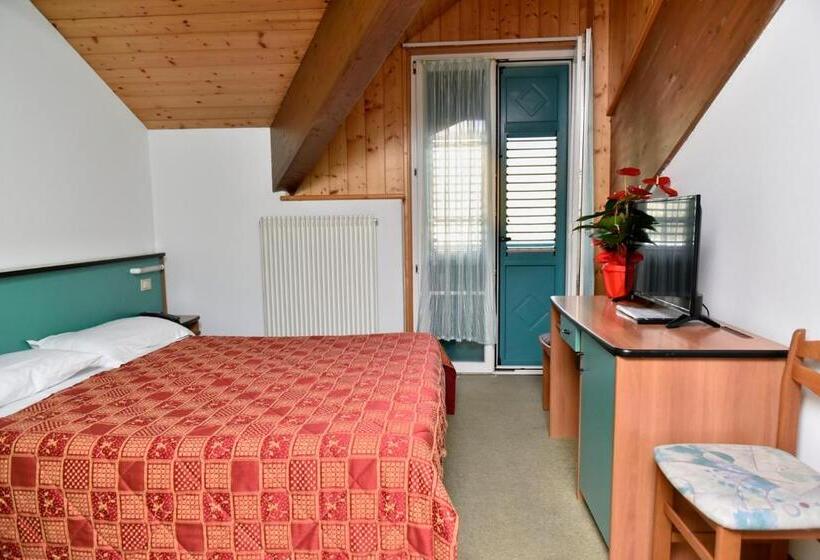 غرفة إقتصادية رباعية, Bel Sit