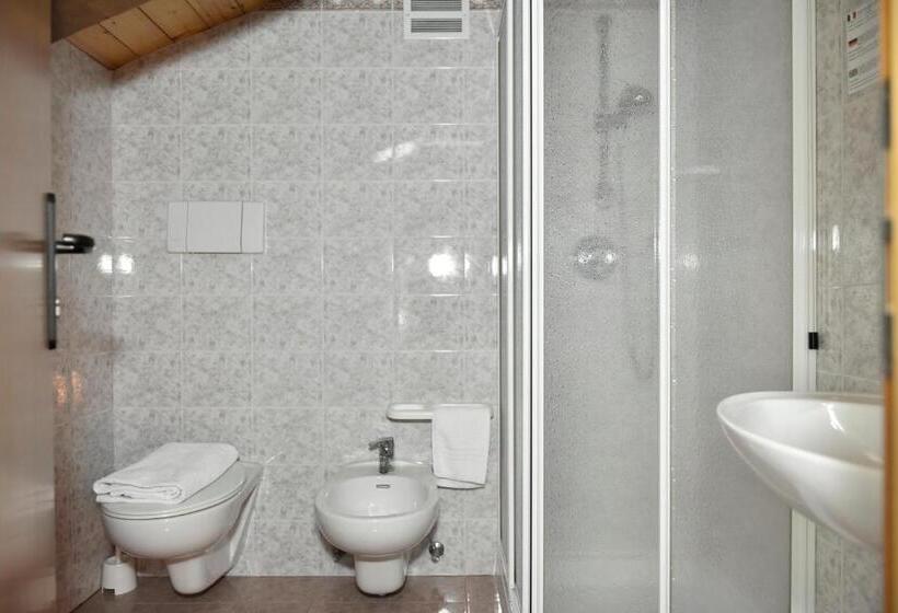 غرفة قياسية رباعية, Bel Sit