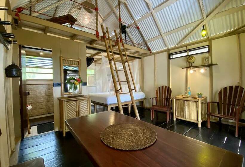 קוטג' דלוקס, Little Corn Beach And Bungalow