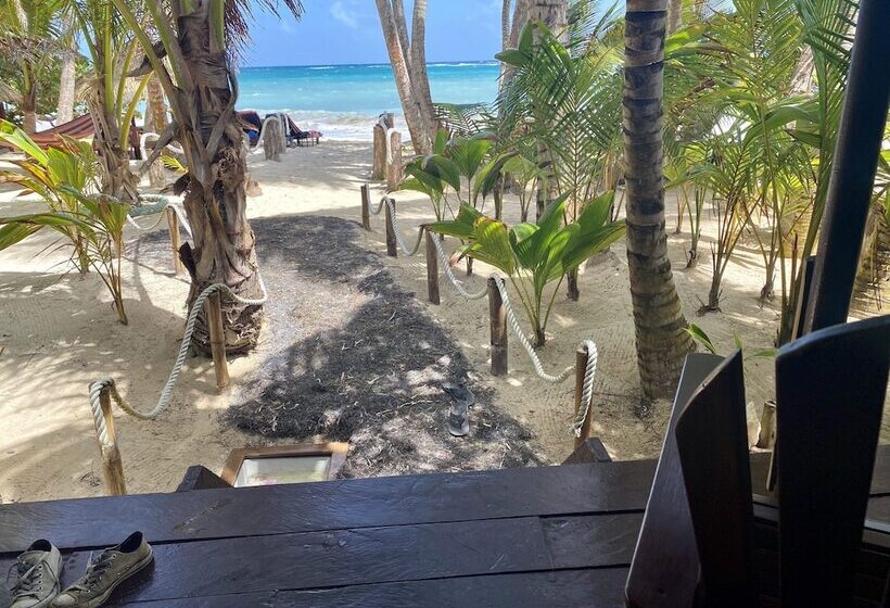 디럭스 코티지, Little Corn Beach And Bungalow