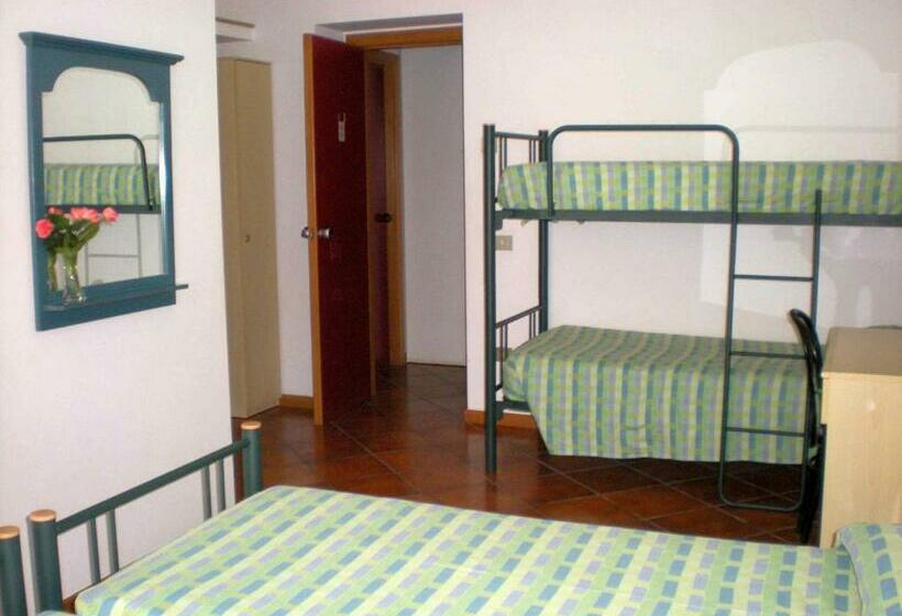 スタンダード4人部屋, Casa Valdese Rio Marina