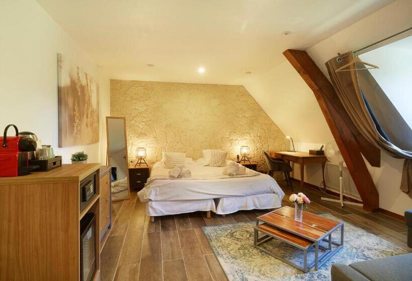 חדר לארבעה סטנדרטי עם נוף לגינה, Domaine De Bersaillin