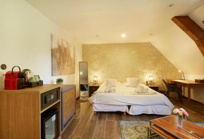 חדר לארבעה סטנדרטי עם נוף לגינה, Domaine De Bersaillin