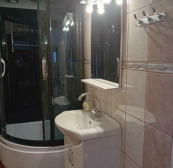 غرفة قياسية ثلاثية حمام مشترك, Bio Pension   Bio Panzio   Pensiunea Bio