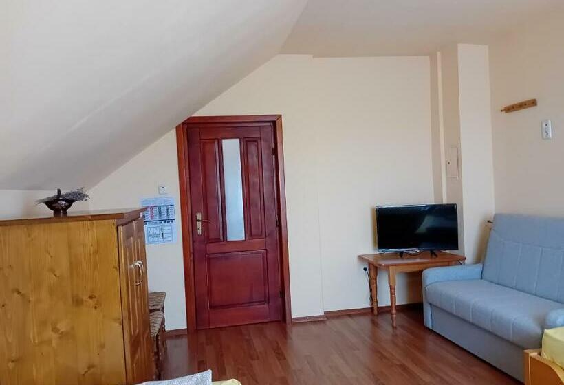 غرفة قياسية ثلاثية حمام مشترك, Bio Pension   Bio Panzio   Pensiunea Bio