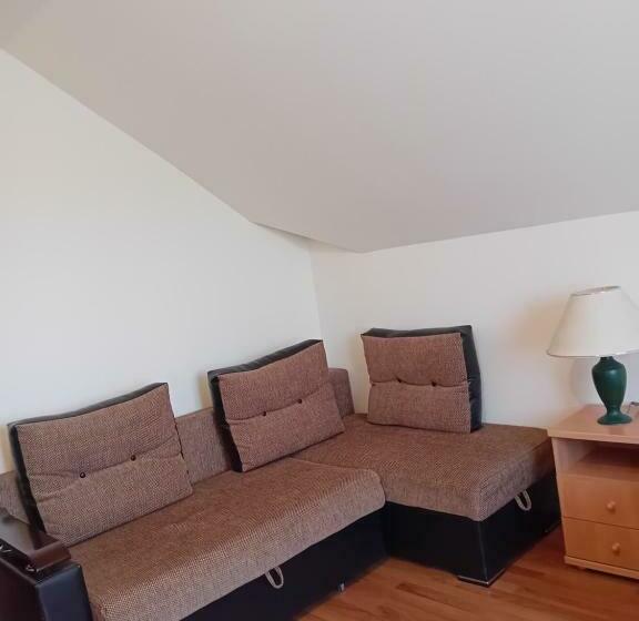 غرفة قياسية ثلاثية حمام مشترك, Bio Pension   Bio Panzio   Pensiunea Bio