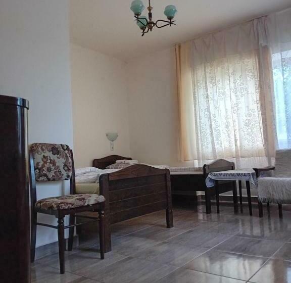 غرفة قياسية ثلاثية, Bio Pension   Bio Panzio   Pensiunea Bio