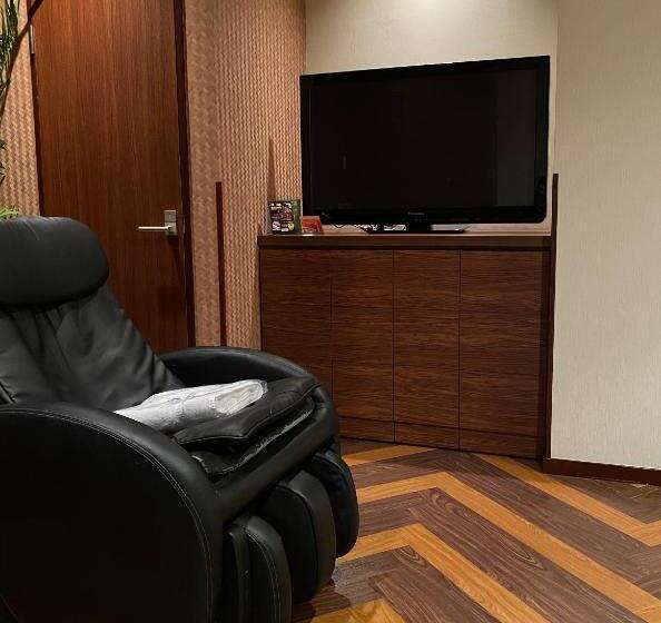 غرفة ديلوكس, Venus Kanie