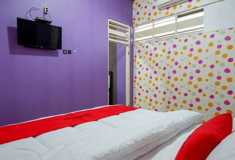 Семейный Номер, Reddoorz Near Stasiun Kebumen