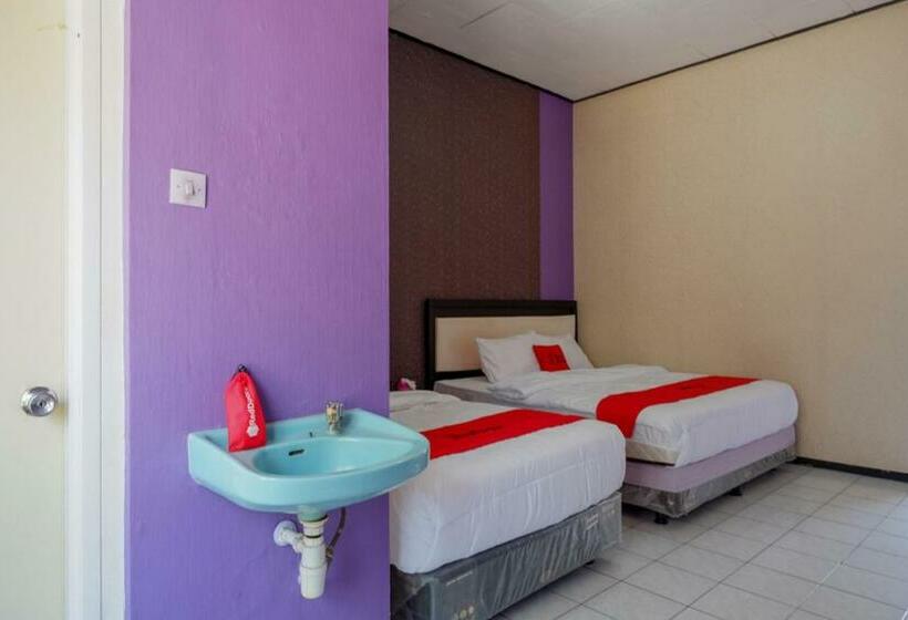 Номер Deluxe, Reddoorz Near Stasiun Kebumen